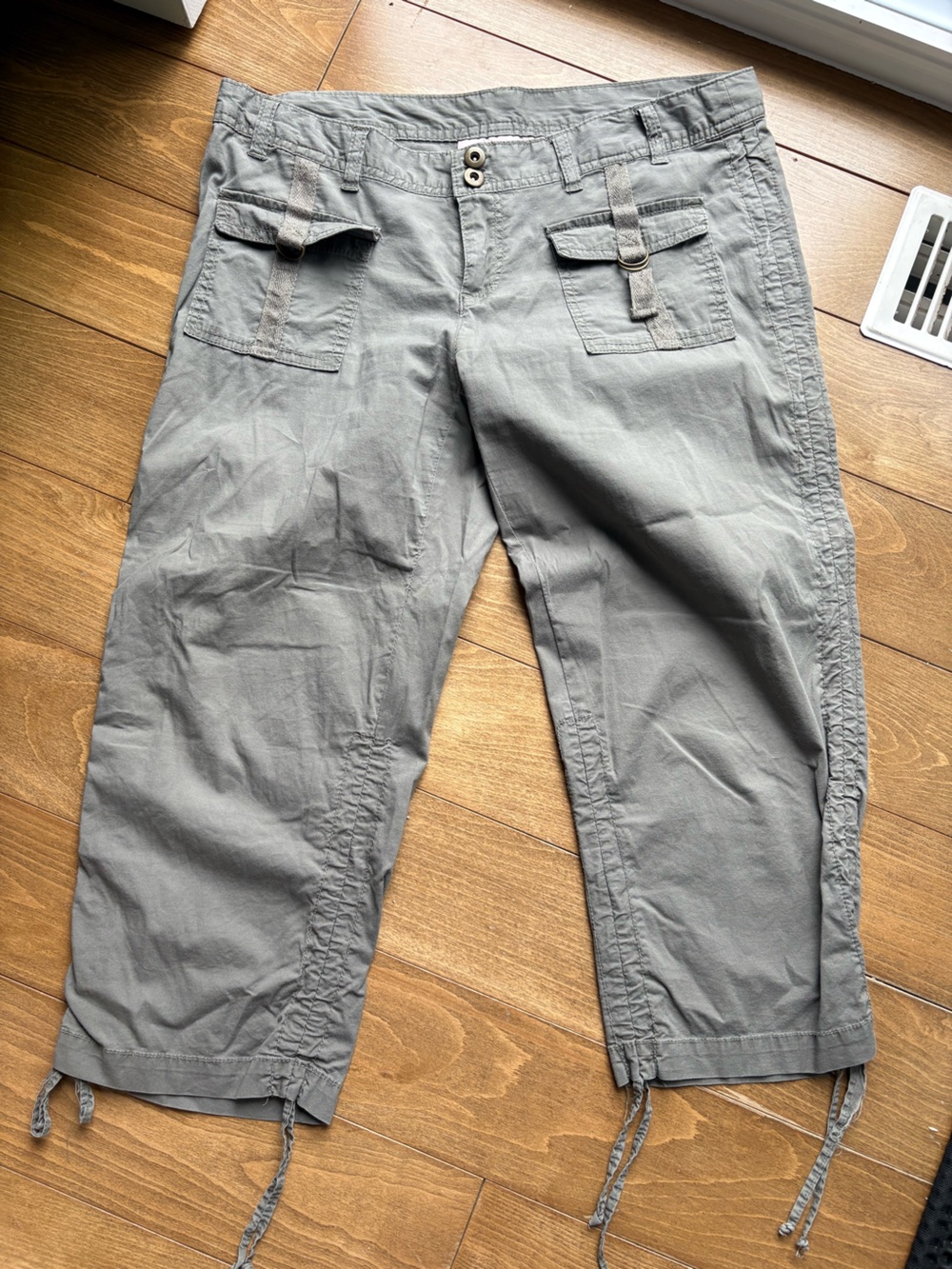 Digital clothing cargo capri pants